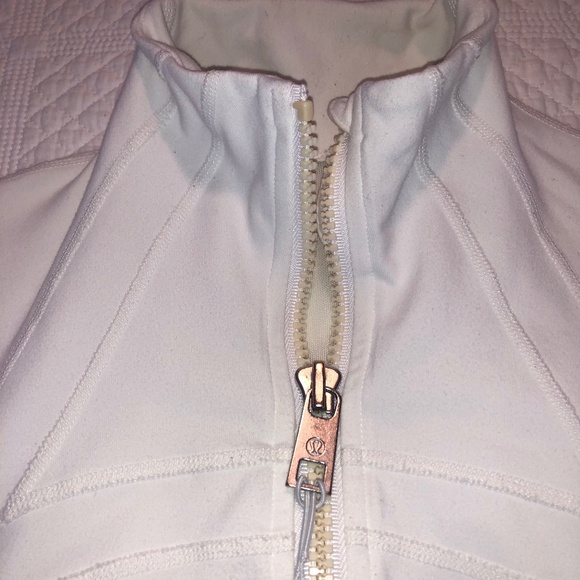 LULULEMON WHITE JACKET🤍🧘🏼♀️🤍 - Picture 3 of 5